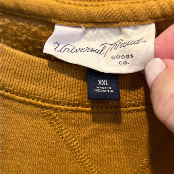 Never been worn Universal Thread Tan Boxy Crop Sweatshirt - Picture 2 of 3